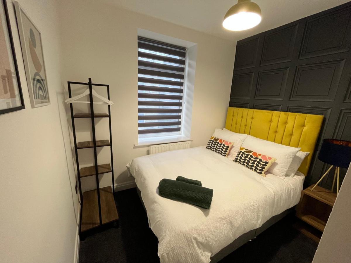 Modern & Retro Two Bedroom Apartment In Μπάρνσλεϊ Εξωτερικό φωτογραφία